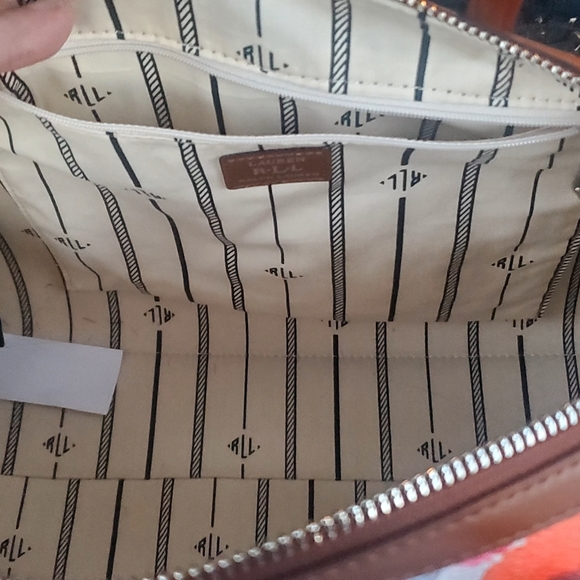 Ralph Lauren HandBag. - Picture 3 of 4